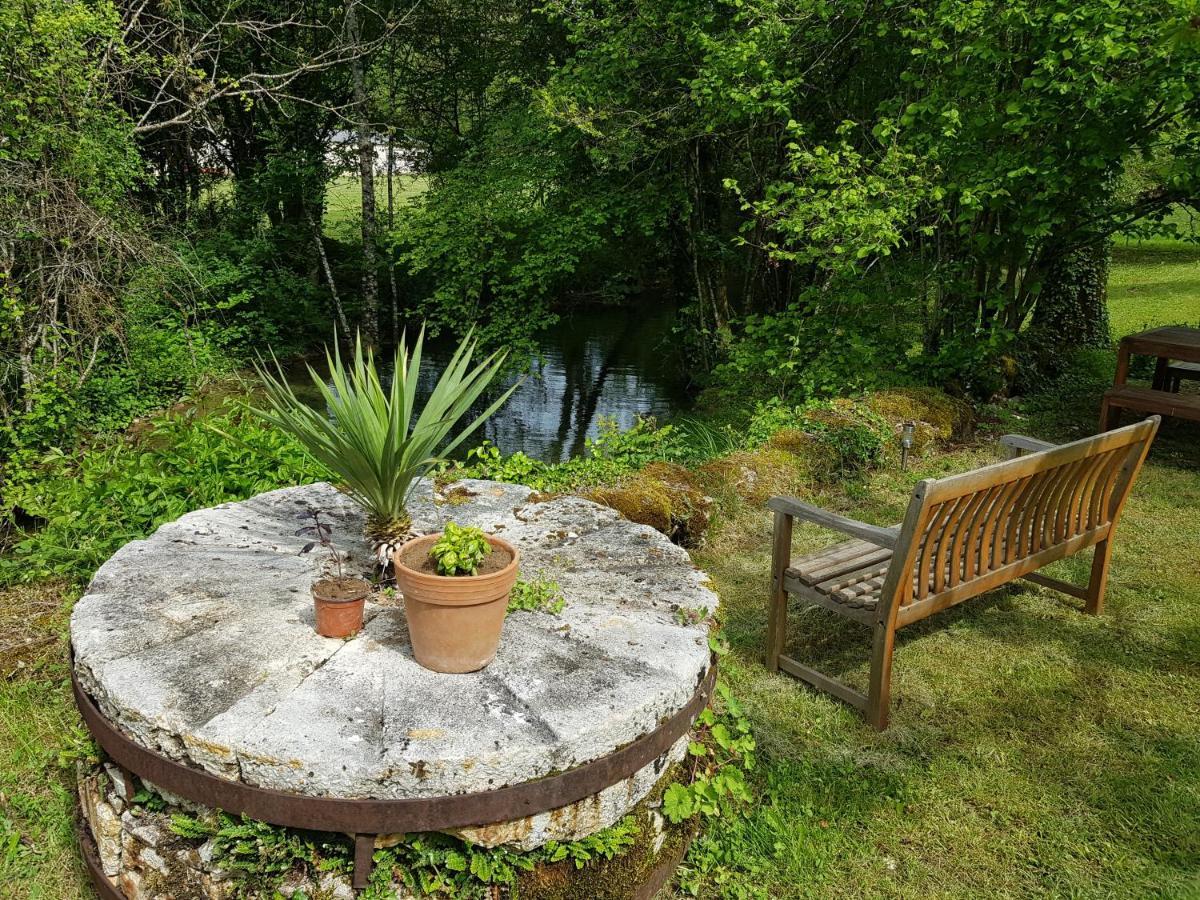 Bed and Breakfast Le Moulin De Jules Et Akasha Murat Zewnętrze zdjęcie